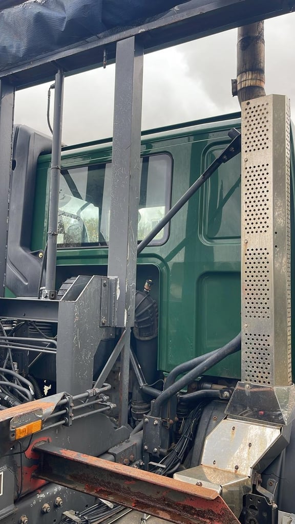  2010 (60) LEYLAND DAF CF 75.310 SKIP LOADER. 6X4. 26 TON GVW. BOUGHTON GEAR