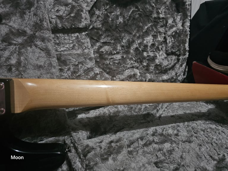 Vintage v96 bass