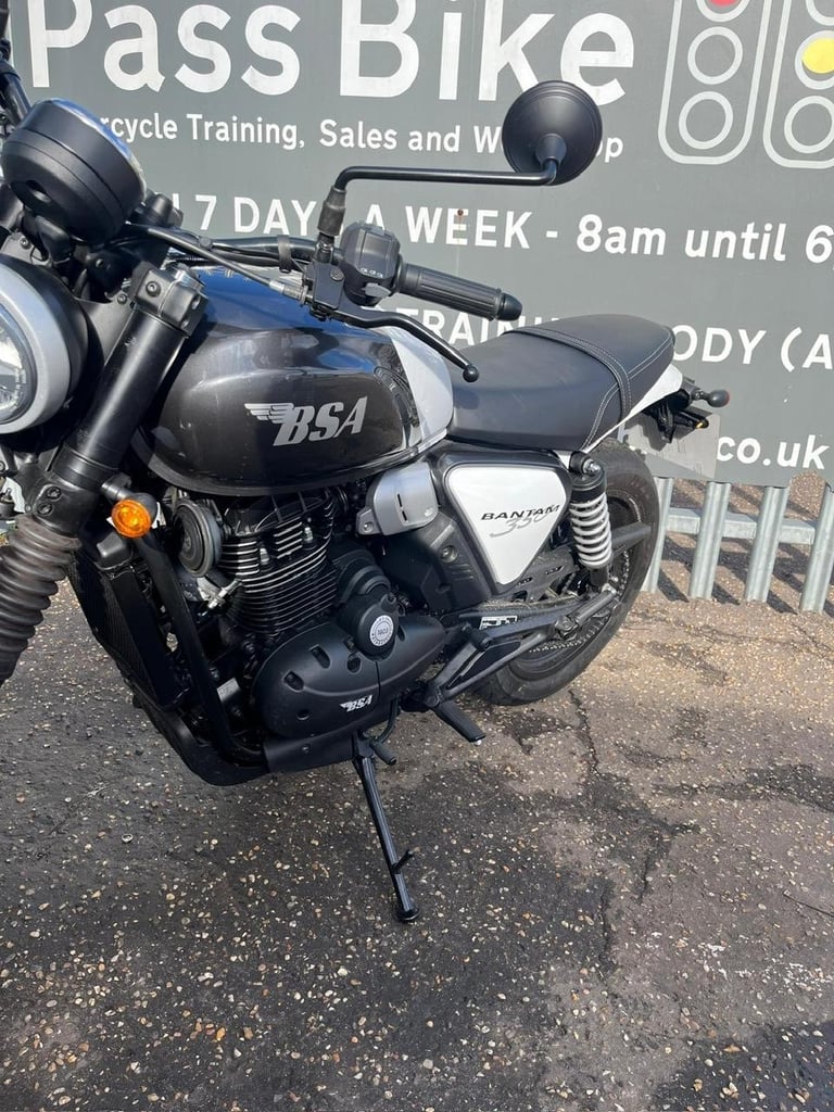 BSA Bantam 350cc Classic Style Motorcycle Avalon Grey Ex-Demo 204 Miles 2025
