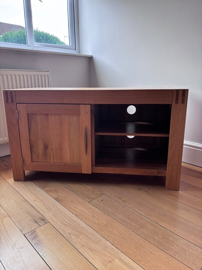 Solid oak tv cabinet 