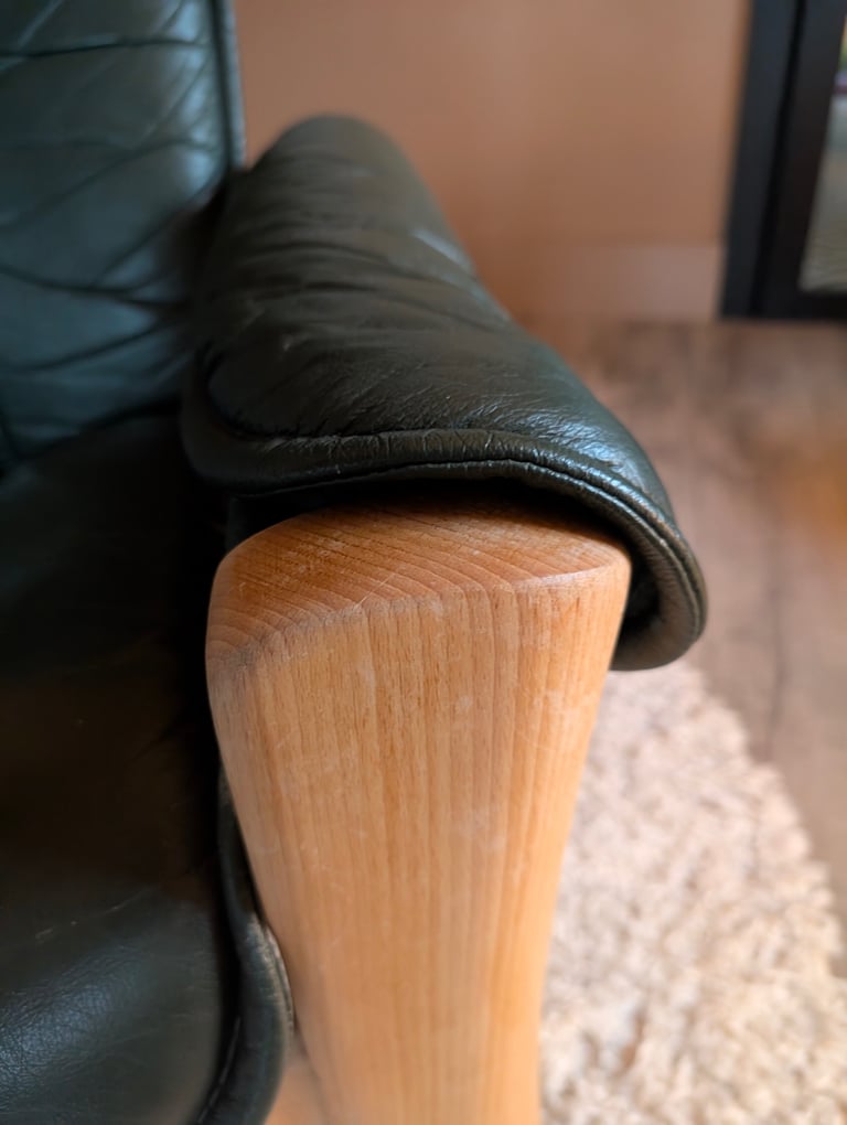 Ekrones Stressless Dark Green Recliner Chair
