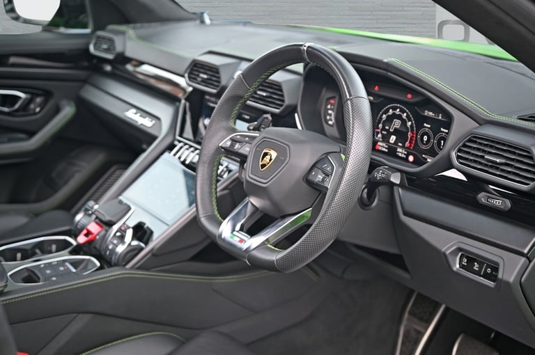 LAMBORGHINI URUS [URBAN NERO] 4.0T V8 BI-TURBO PETROL AUTO 4X4 2022 [71] GREEN