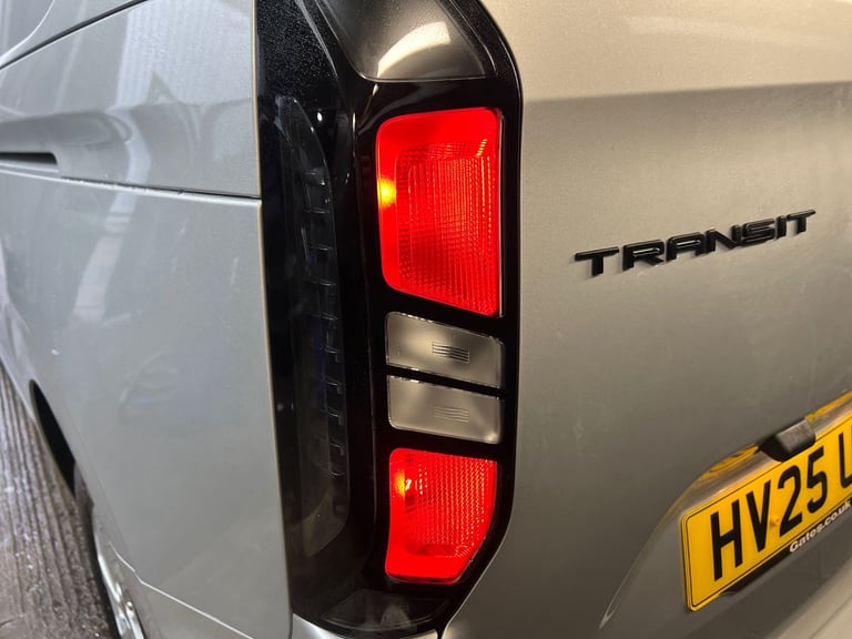 2025 Ford Transit Custom 320 SWB 2.0 Tdci Limited 136PS D/Cab Crew Bus Diesel Manual