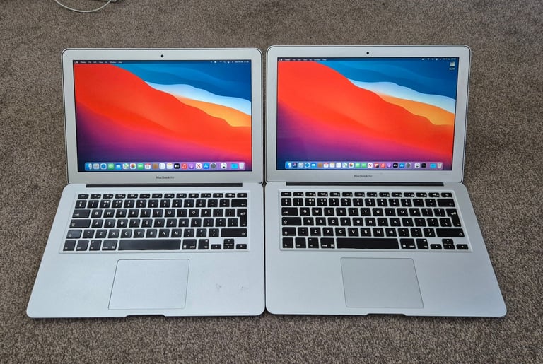 Joblot Apple Macbooks. All working and comes with charger 