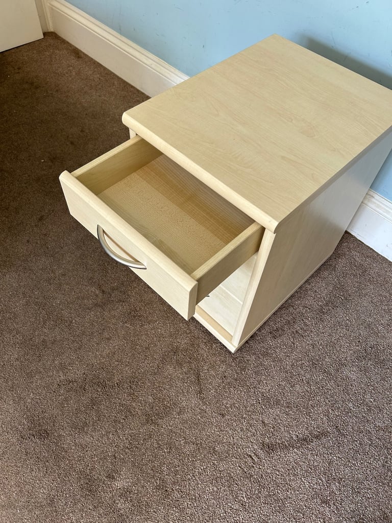 1 Cream Bedside with 3 Drawers H20in/51cm W13.5in/34cm D17in/43cm Good condition  C624