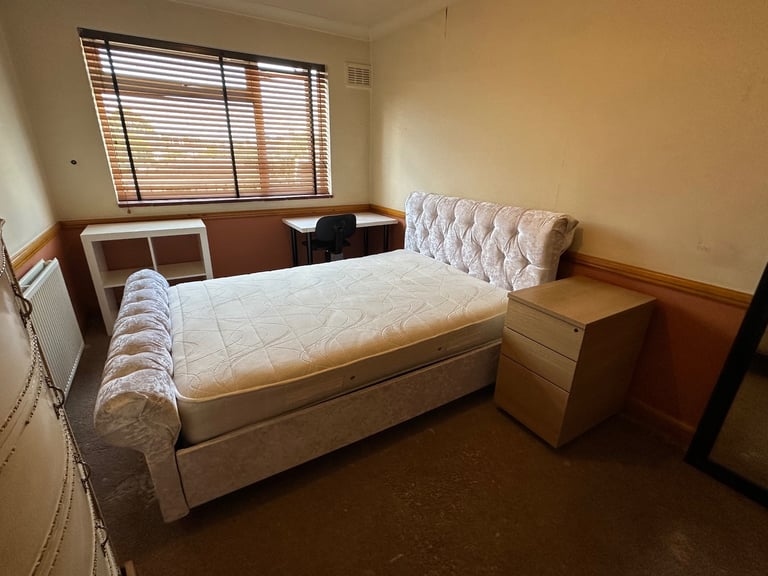 image for DOUBLE ROOM TO LET IN EAST SHEEN, RICHMOND 