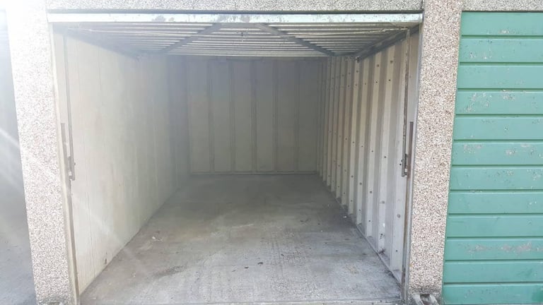 Garage to Rent – South Croydon - £150 pm