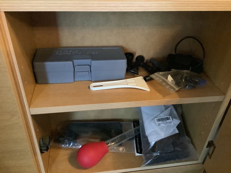 Contents of fish tank and accessories 