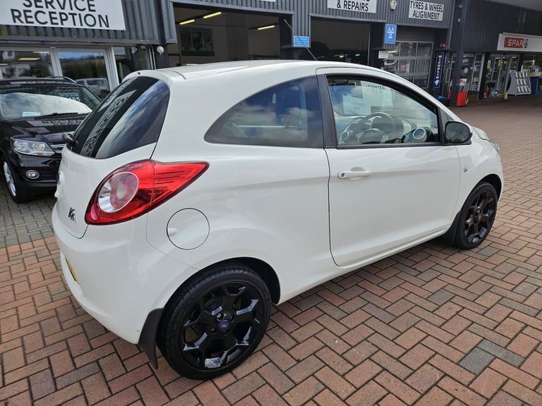 FORD KA 1.2 Zetec White Edition *** 26,000 Miles *** 2016