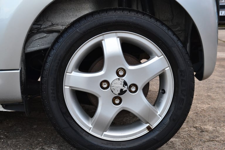 2013 Peugeot 107 1.0 Allure 5dr HATCHBACK Petrol Manual
