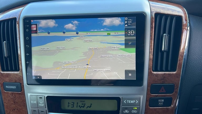 2012 Toyota Vellfire 2.4 PETROL AUTO  8 seater Air con  Apple Carplay &amp; Satnav