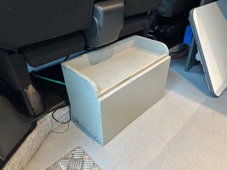 2015 Renault Trafic 1.6 dCi 27 Business camper conversion, 6 seats 5dr Diesel Manual SWB Standa C...