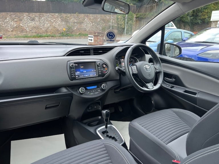  Toyota Yaris 1.5 Hybrid Icon 5dr CVT - FTSH - REAR CAMERA -  AIR CON Petrol/Ele