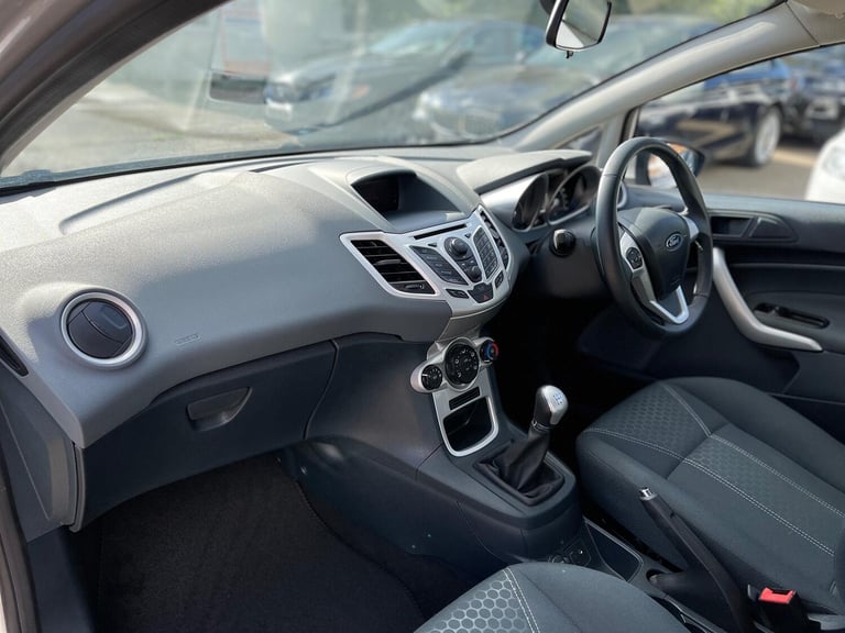 FORD FIESTA 1.4 Zetec 5dr 2011