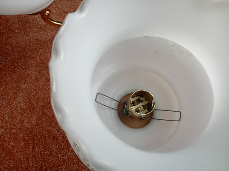 Traditional wood and glass chandelier pendant light 