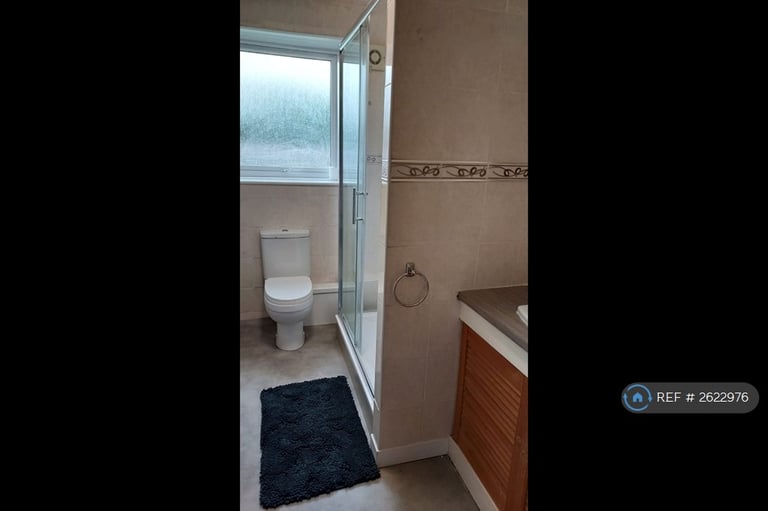 2 bedroom flat in Warwickhill Road, Kilmarnock, KA1 (2 bed) (#2622976)