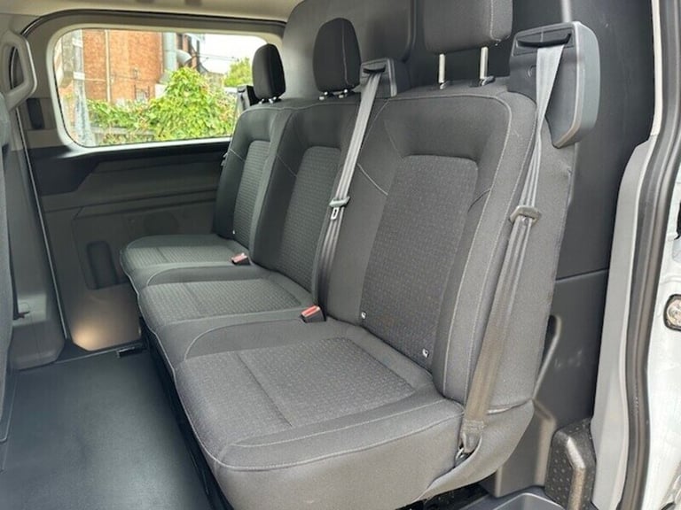 2025 Ford Transit Custom T320 2.0TDCi TREND DCIV 6 Seat SWB L1 110PS Combi Van Diesel Manual