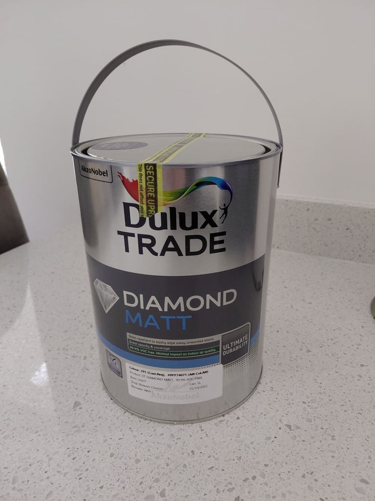 image for Dulux trade diamond matt emulsion.5 litres