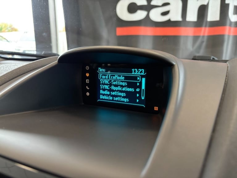 2014 Ford Fiesta 1.0T EcoBoost Zetec Hatchback 5dr Petrol Manual Euro 5 (s/s) (100 ps) Hatchback ...