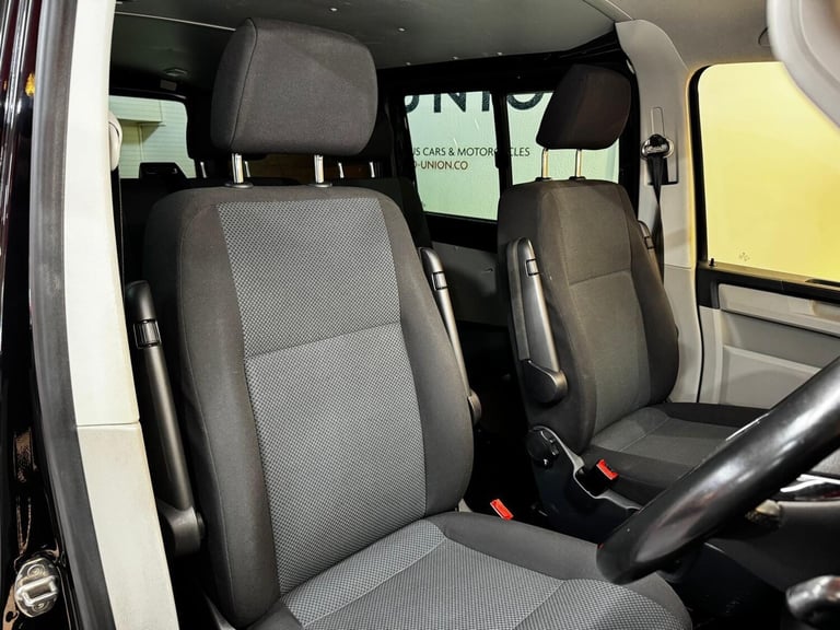 2017 Volkswagen Transporter 2.0 BiTDI T32 BlueMotion Tech Highline Kombi FWD SWB Euro 6 (s/s) 5dr...