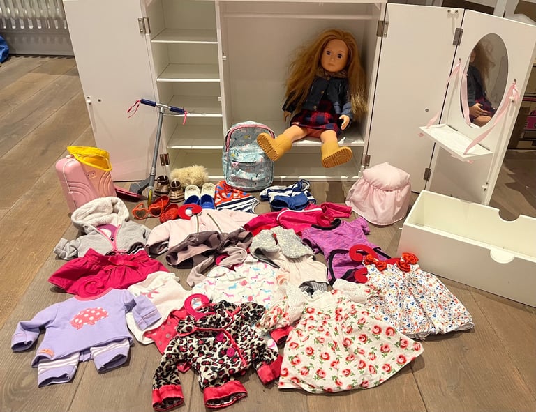 (Great condition) Our Generation doll and a LOT clothes and accessories