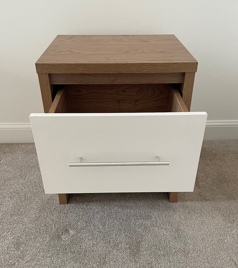 2 Matching Bedside Tables (Brand New)