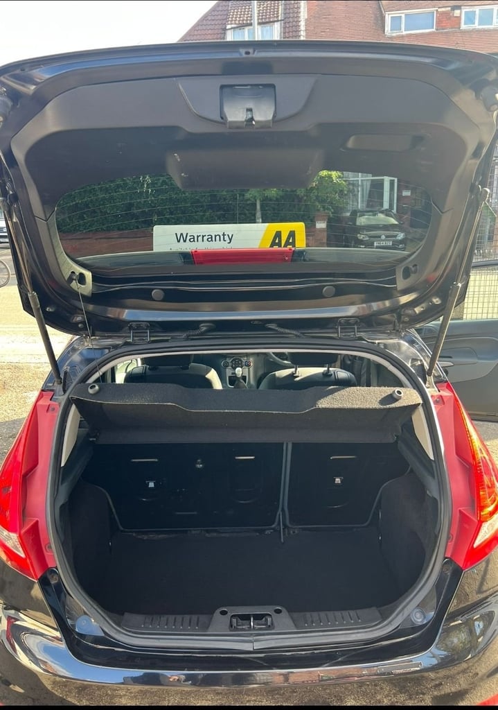 2009 Ford Fiesta 1.4 Style + Hatchback 3dr Petrol Manual (133 g/km, 94 bhp) Hatchback Petrol Manual