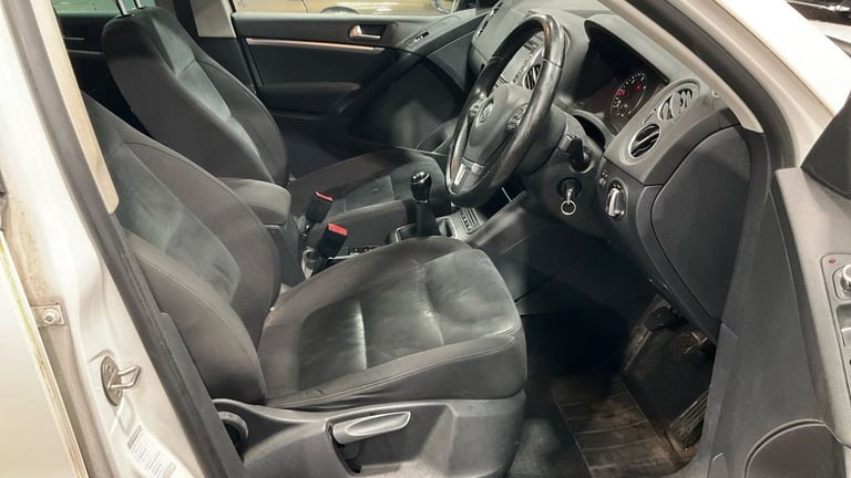 2012 Volkswagen Tiguan 2.0 TDi BlueMotion Tech Sport 5dr [2WD] ESTATE DIESEL Manual