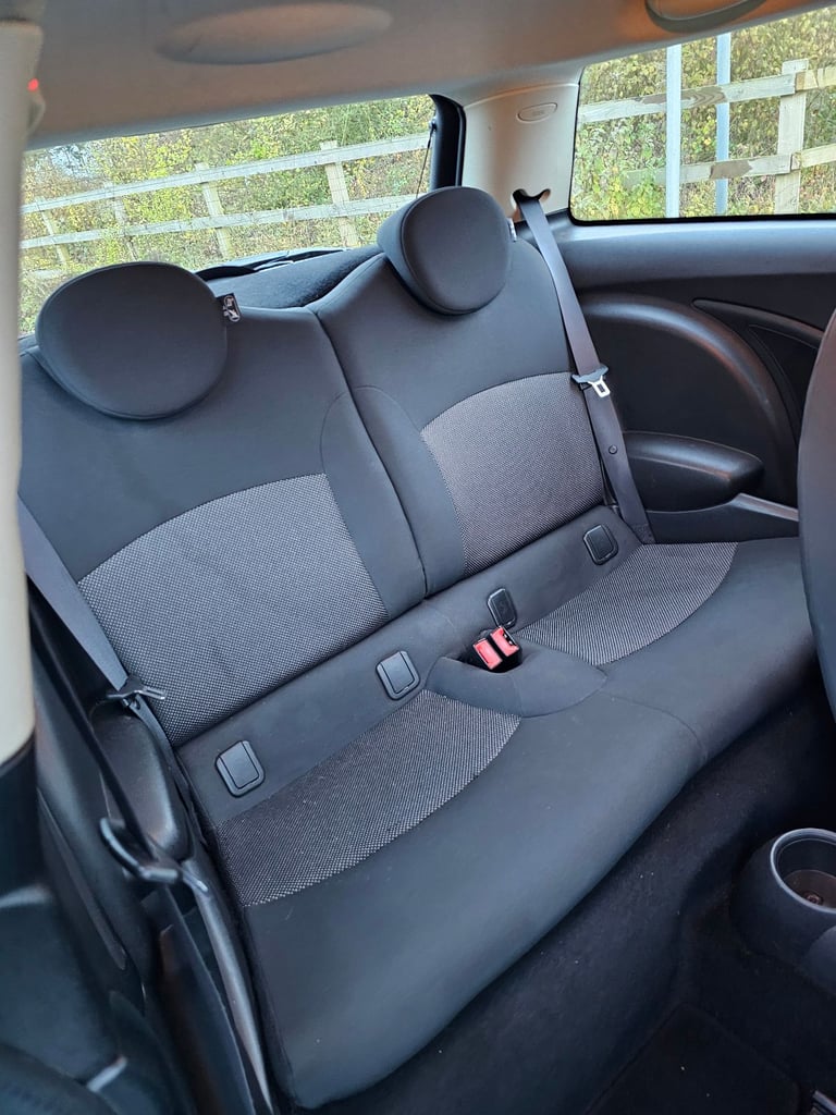 Mini One 1.6 Manual **FRESH MOT GREAT EXAMPLE**