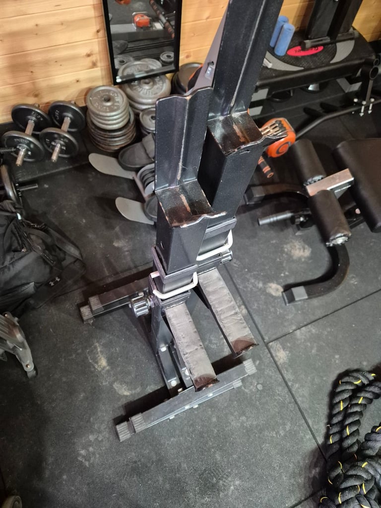 Adjustable squat stands