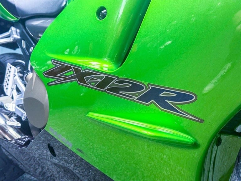 2000 W KAWASAKI ZX-12R NINJA 1199CC - 4820 MILES - ONE OWNER - COLLECTOR BIKE