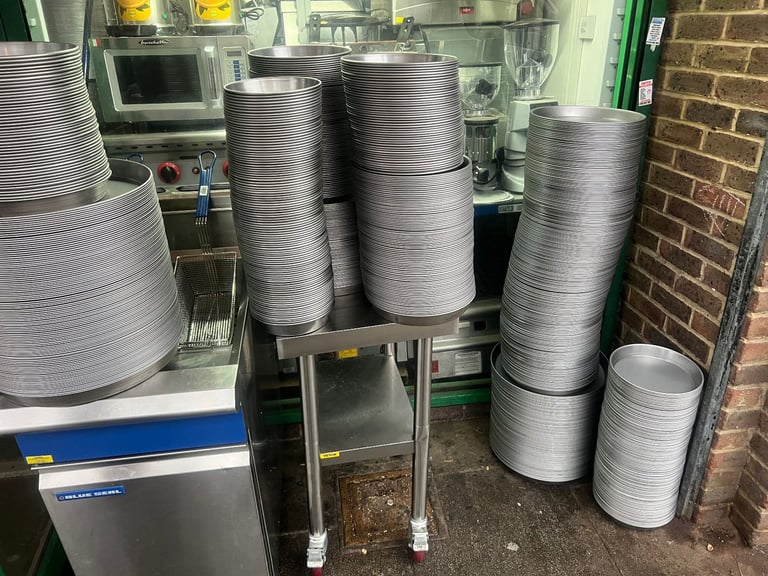 image for NEW COMMERCIAL CATERING 7'' BLACK IRON PIZZA PAN  TAKE AWAY FAST FOOD SHOP KITCHEN 