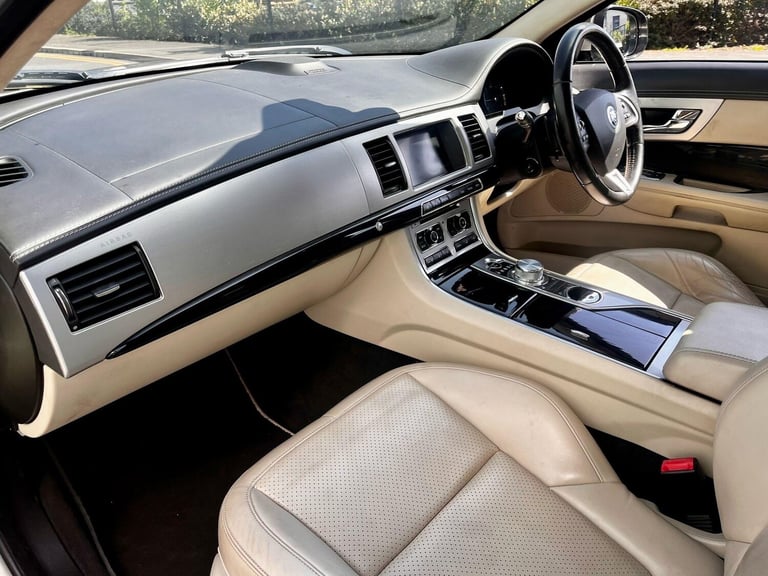 2012 Jaguar XF 3.0d S V6 Portfolio Auto Euro 5 (s/s) 4dr SALOON Diesel Automatic