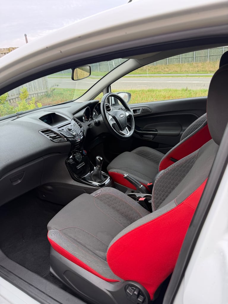 Ford, FIESTA, Hatchback, 2014, Manual, 998 (cc), 3 doors