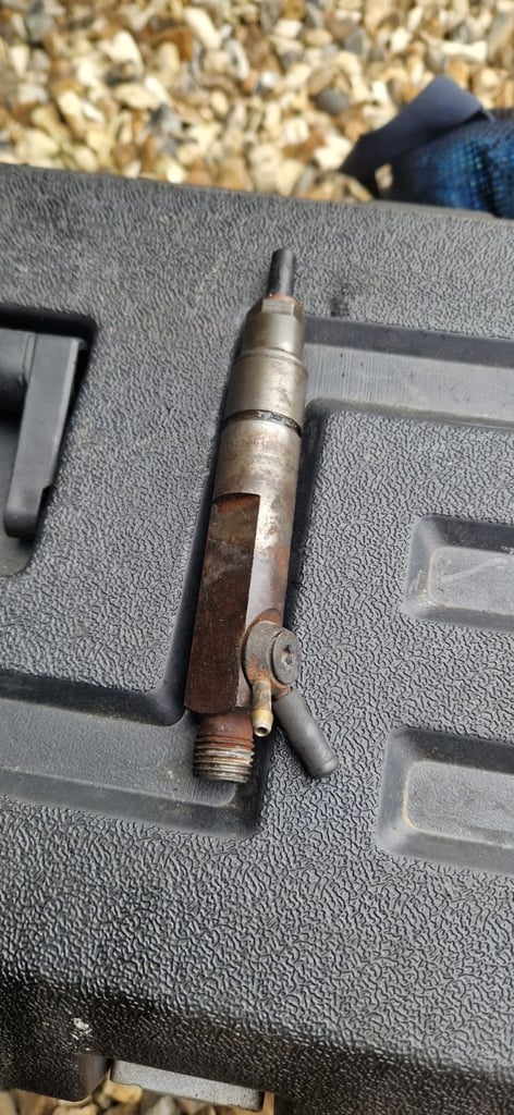 VW Transporter 01-05 Diesel 2.5 TDI Fuel injector 074130201C BPX