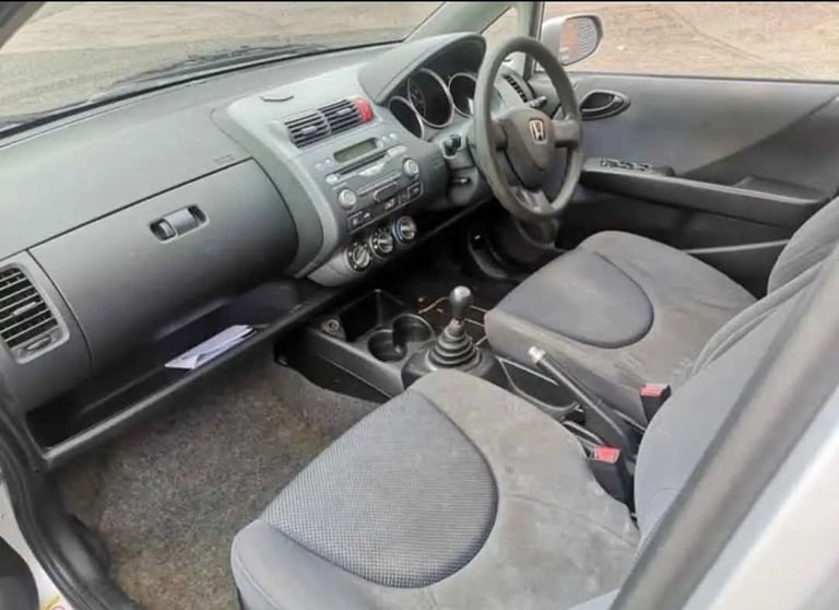 Honda Jazz, Long MOT, Lez Compliant, Cheap Delivery Car - Image 7