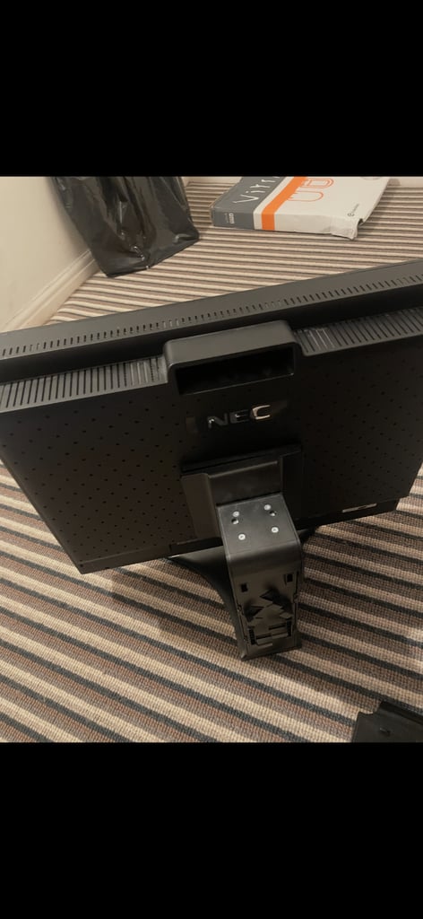 Selling gaming pc and monitor