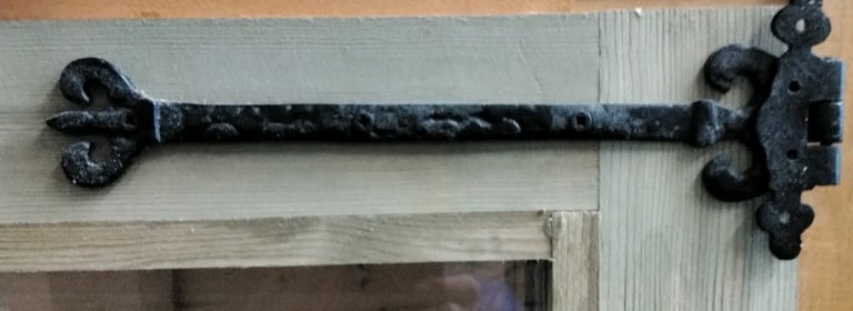 GLASS PANEL SUMMER HOUSE DOOR FLEUR DE LYS FITTINGS 56X174cm