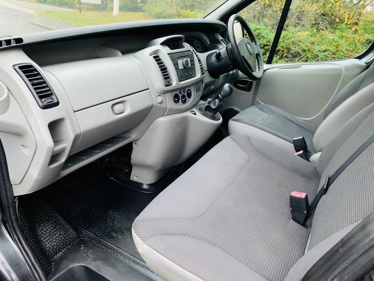 2008 2.0 Vauxhall Vivaro LWB MINIBUS COMBI VAN 152K miles MOT till 12/2023 like Trafic Primastar