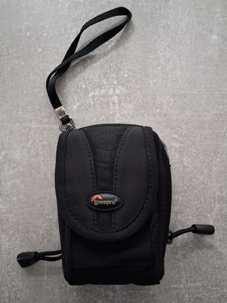 Olympus X-42 Digital Camera 12MP - Black - BOXED C/W ALL ACCESSORIES