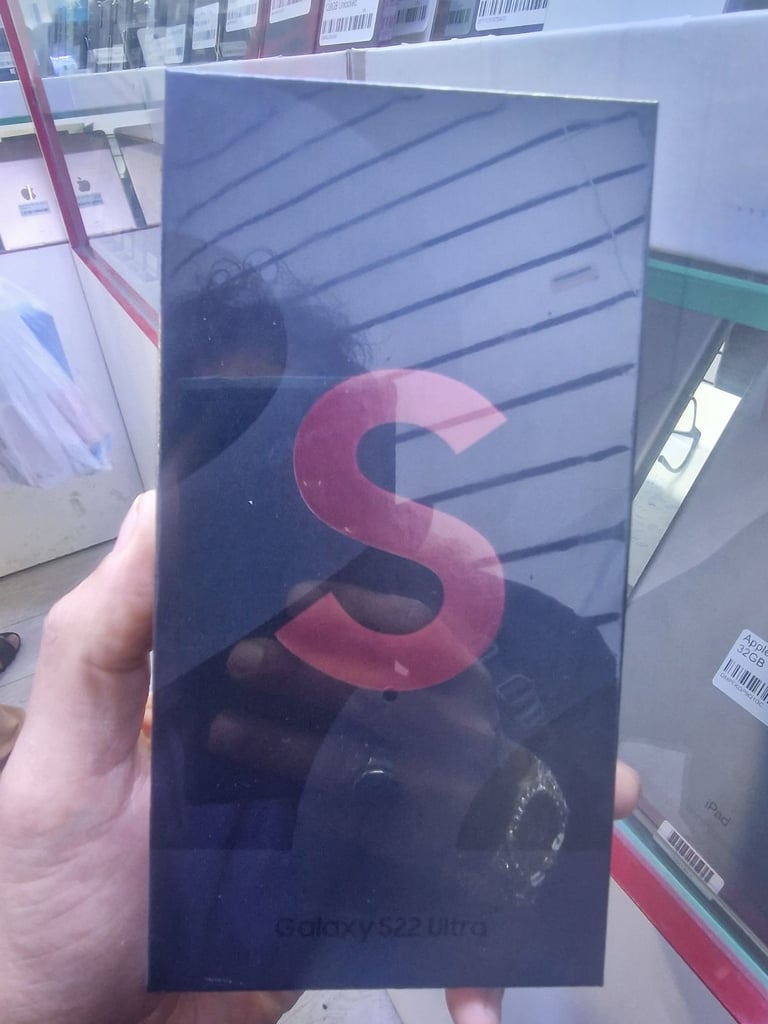 SAMSUNG GALAXY S22 ULTRA 5G 128GB BLACK &BURGUNDY SEALED PACK