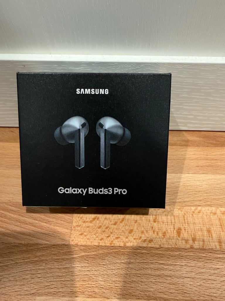 image for Samsung Buds 3 Pro, Silver - Like new 
