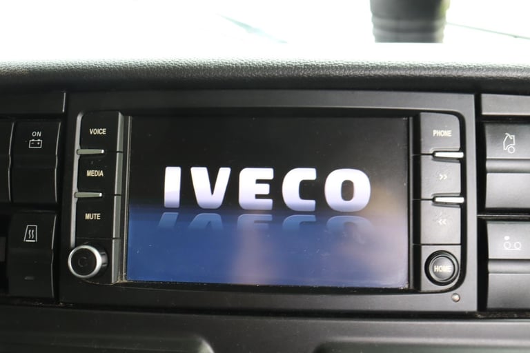 IVECO STRALIS 460 HI-WAY 6X2 MIDLIFT TRACTOR UNIT (2017)
