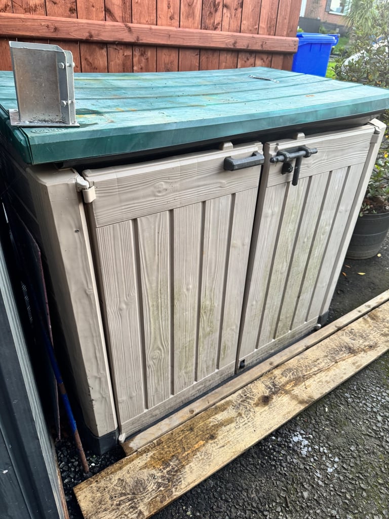 Bin shed 