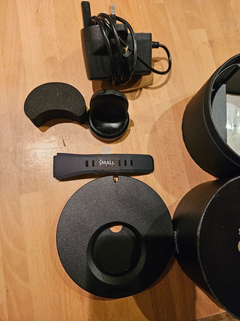 Samsung Gear S3 Frontier black - all original packaging, small strap unused