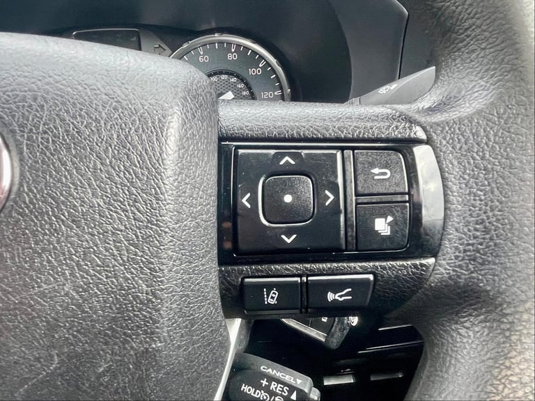 Toyota Hilux D-4D 150 ACTIVE 4WD SINGLE CAB WITH TRUCKMAN TOP