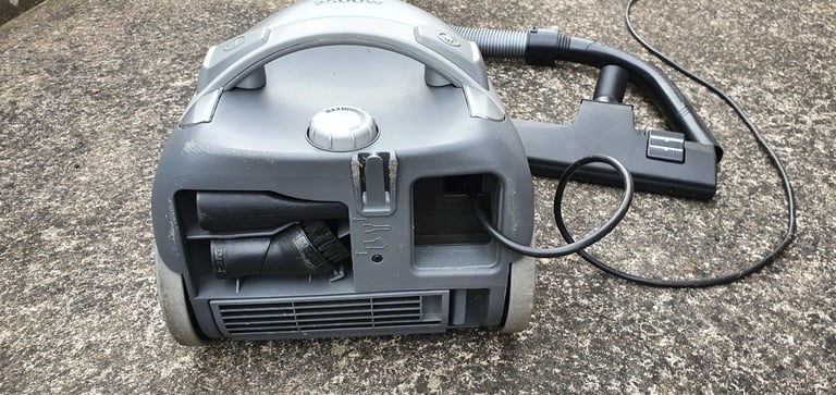 Panasonic hoover, with accessories, good working condition