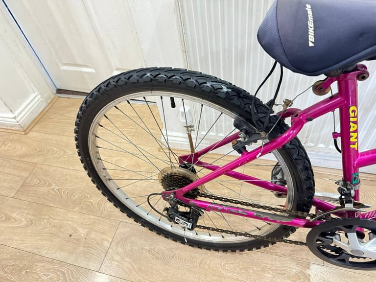 26inch Giant Tachia mountain bike in good condition All fully working 