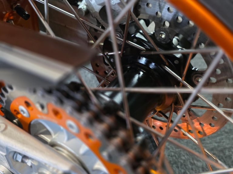 2015 KTM 690 SMC SUPER MOTO EXTRA'S 10,000 MILE'S 