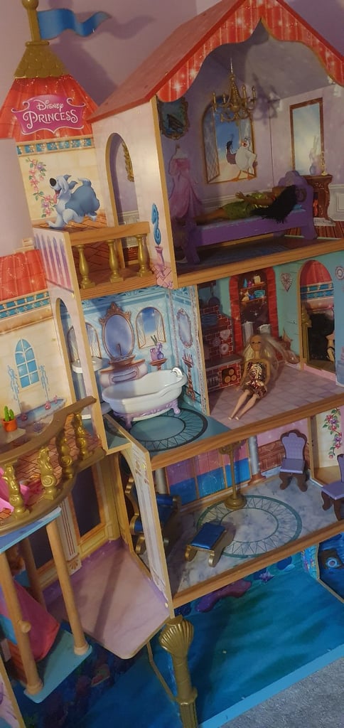 Disney dolls house